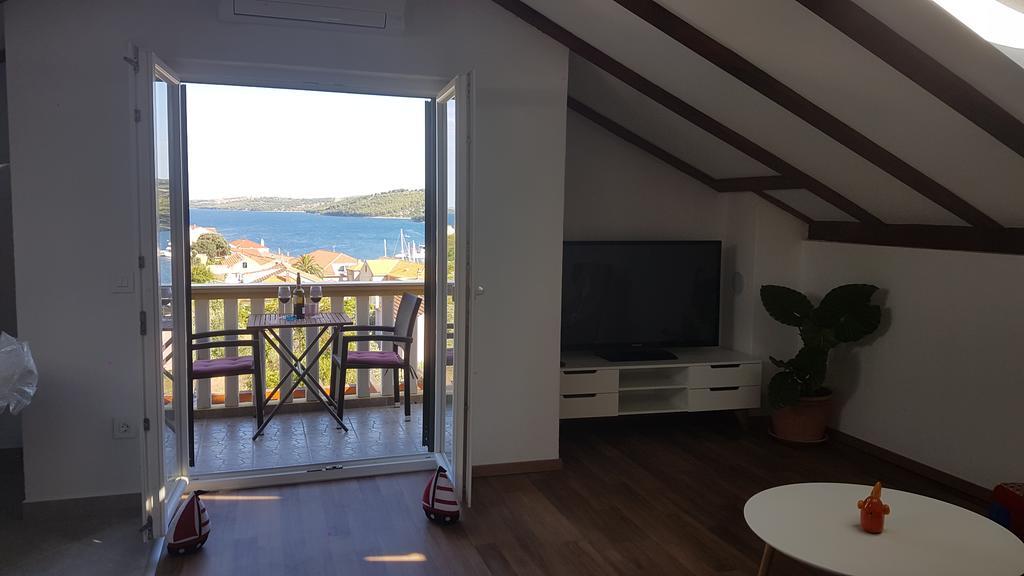 Apartment Azaleja Sali Exteriör bild